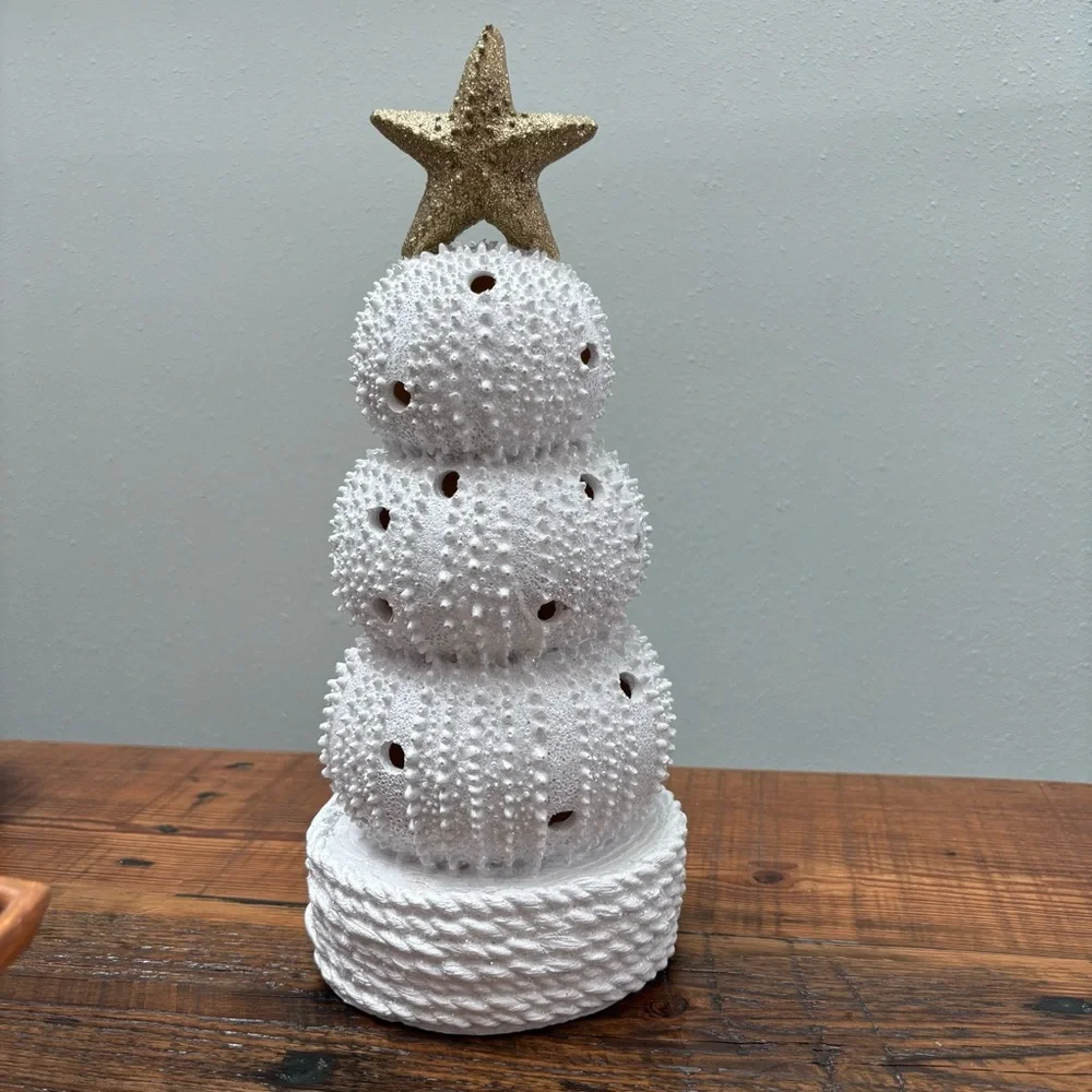 Coastal Shell Christmas Tree Gold Star Lights Up